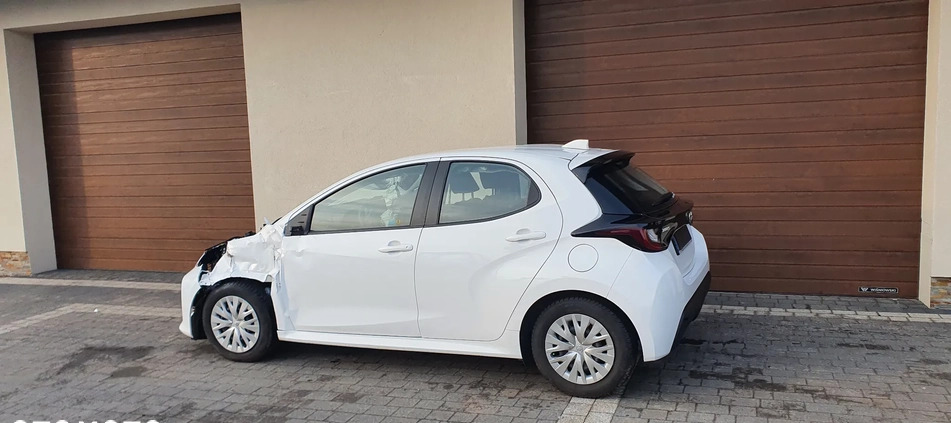 Toyota Yaris cena 30500 przebieg: 110000, rok produkcji 2021 z Czeladź małe 92